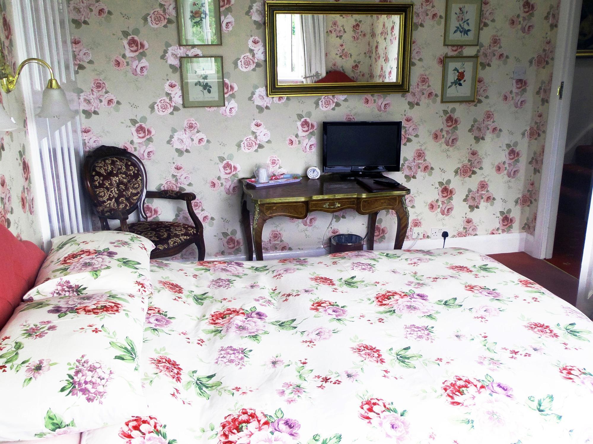 Bay Tree House Bed & Breakfast Барнет Екстериор снимка