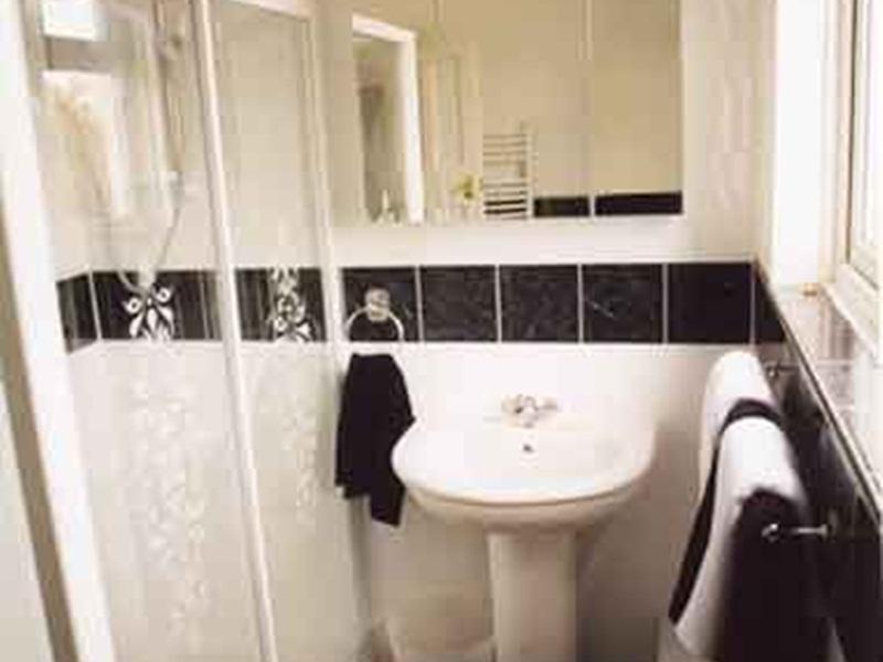 Bay Tree House Bed & Breakfast Барнет Екстериор снимка