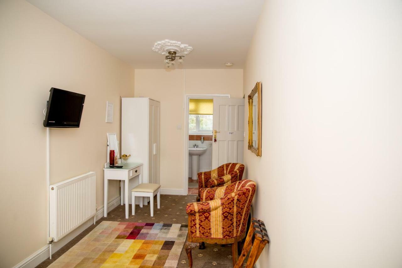 Bay Tree House Bed & Breakfast Барнет Екстериор снимка